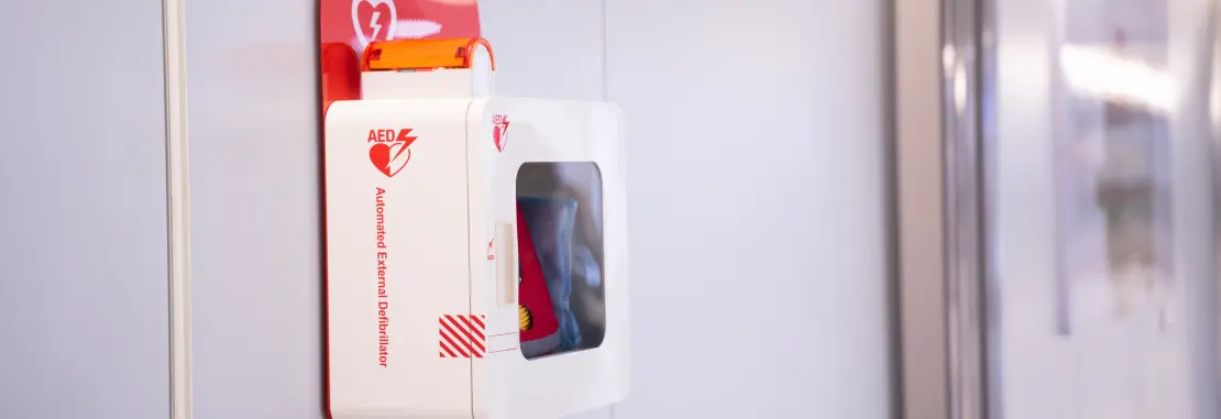 Défibrillateur dans un boitier mural